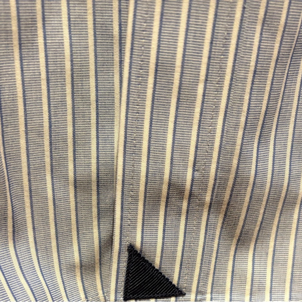 UNTUCKit Men's‎ Blue Striped Dress Shirt - Picture 3 of 6